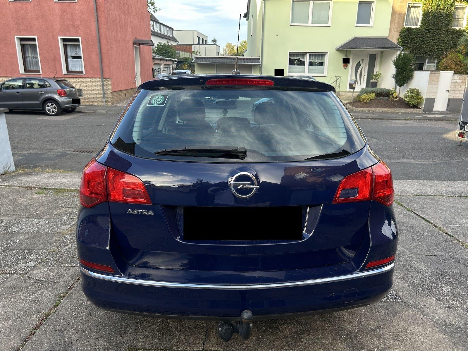 Opel Astra 2015 — двигун 101 HP (74kW)