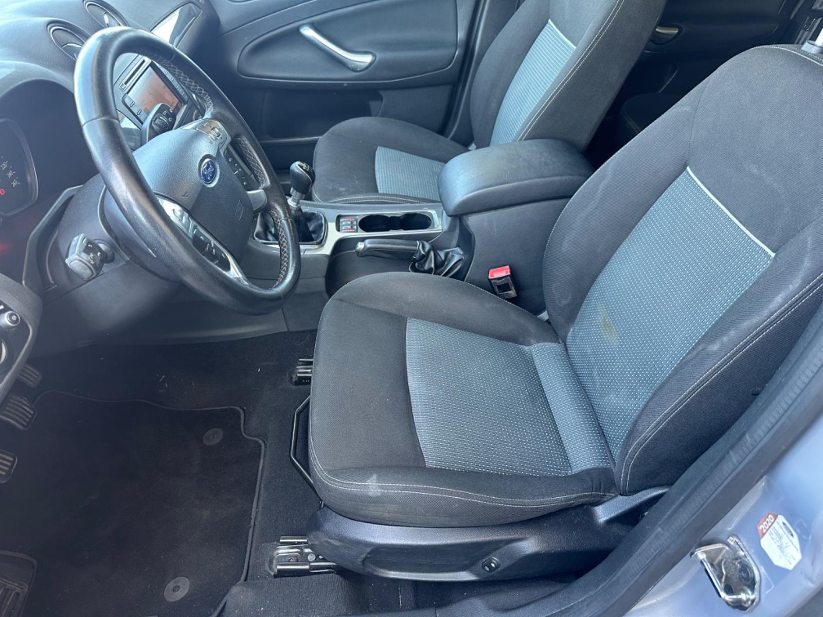 Ford Mondeo 2013 — photo 10
