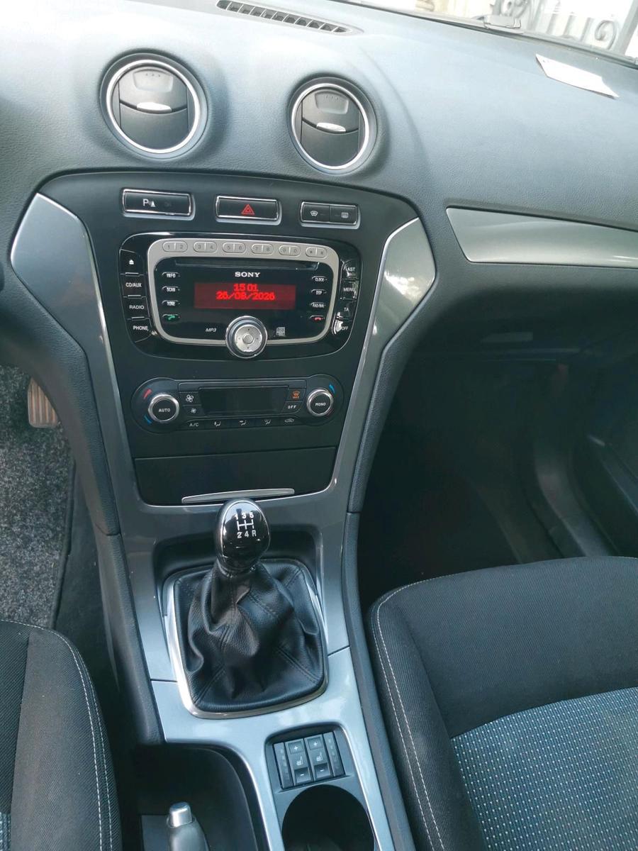 Ford Mondeo 2010 — photo 7