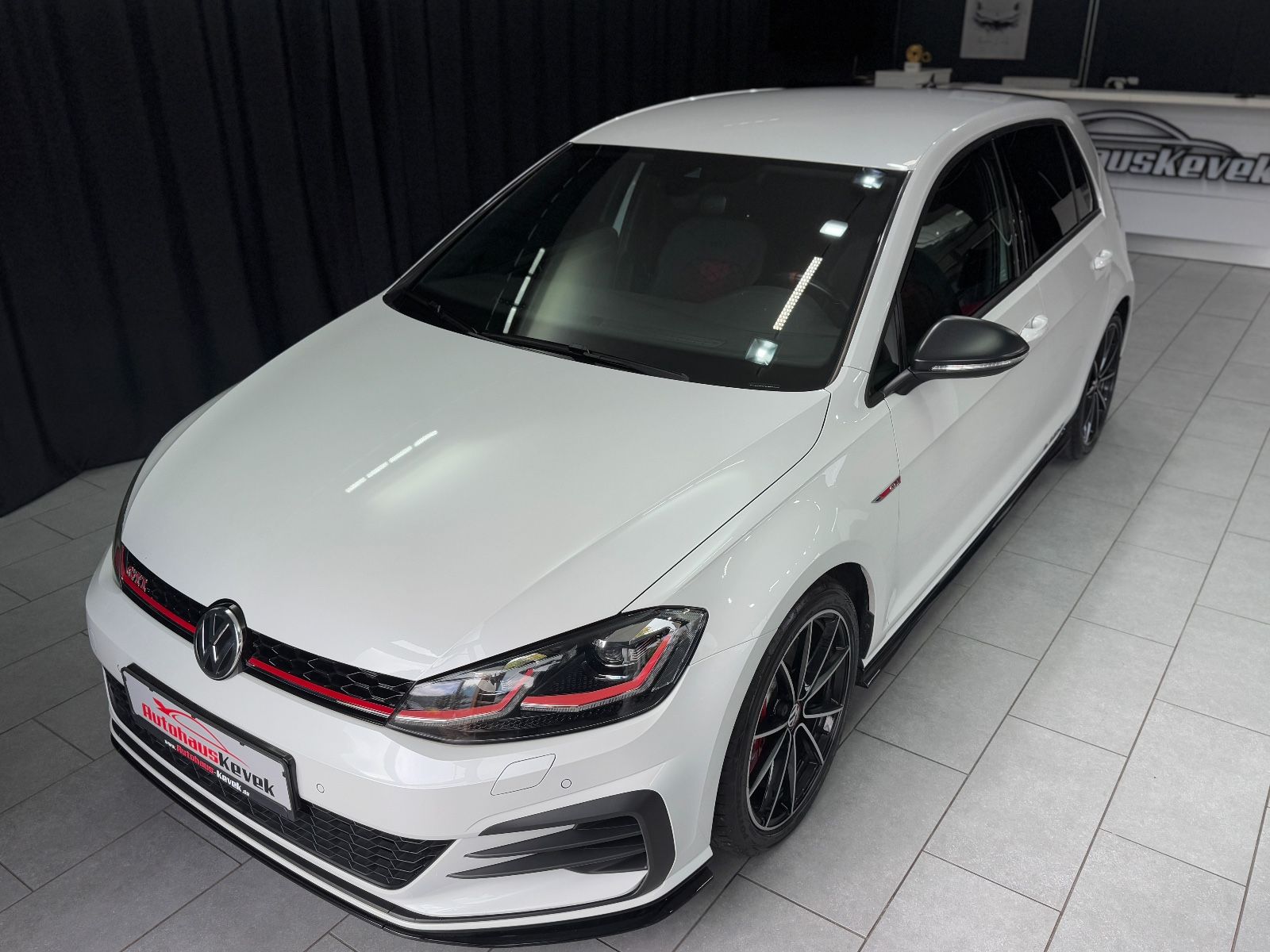 Fahrzeugabbildung Volkswagen Golf VII Lim. GTI TCR|DSG|NAVI|KAMERA|ACC|
