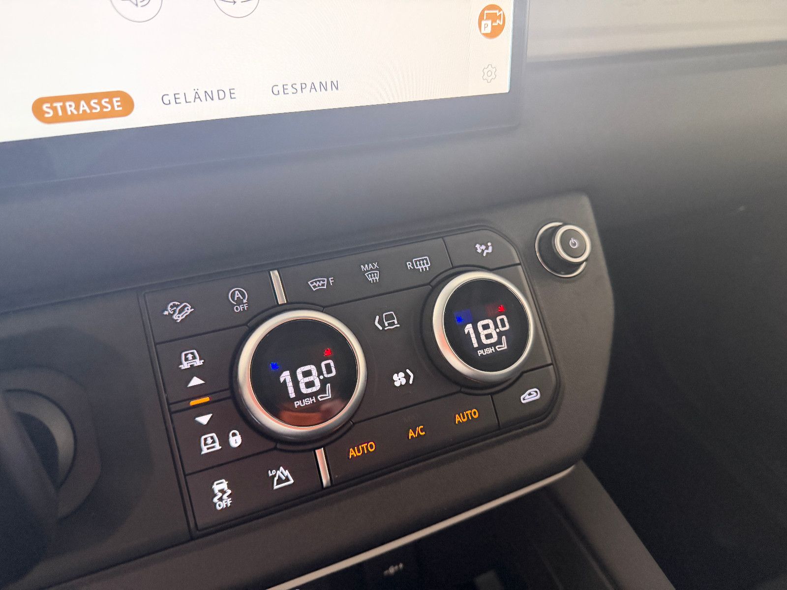 Fahrzeugabbildung Land Rover Defender 110 XS Edition/PANO/AHK/MERIDIAN/3D-KAM