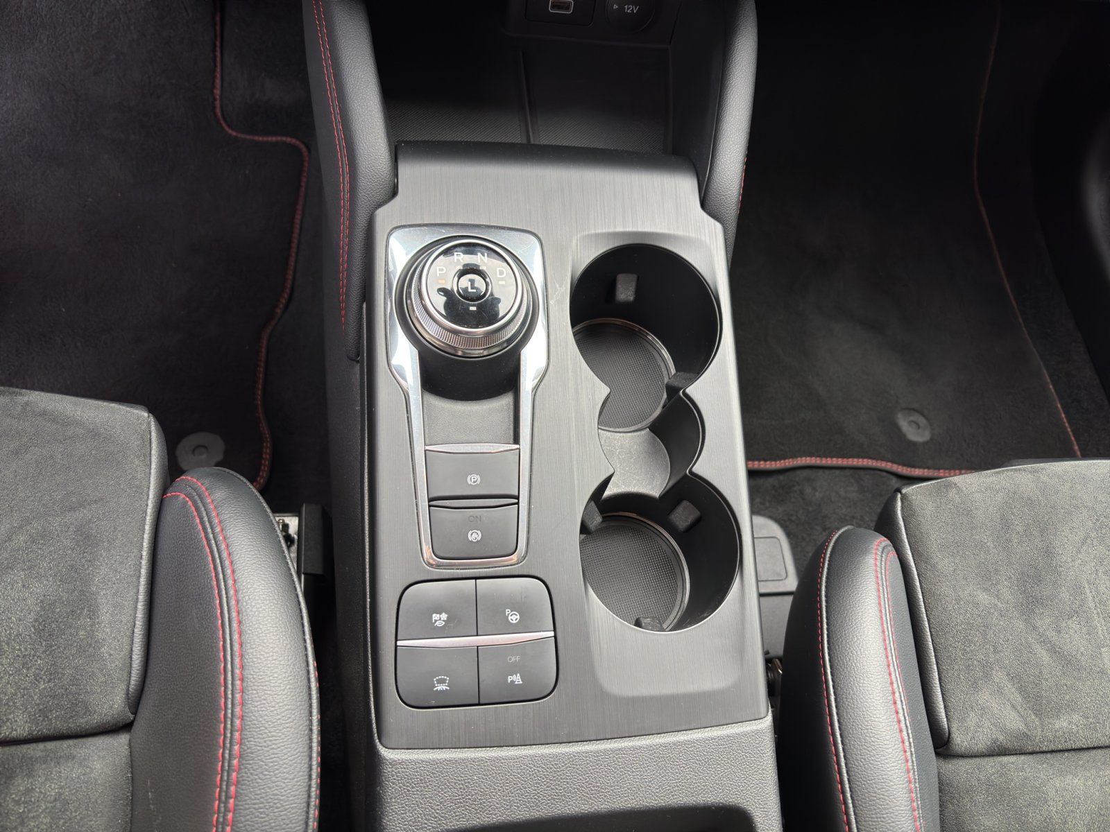 Fahrzeugabbildung Ford Kuga Hybrid ST-Line X