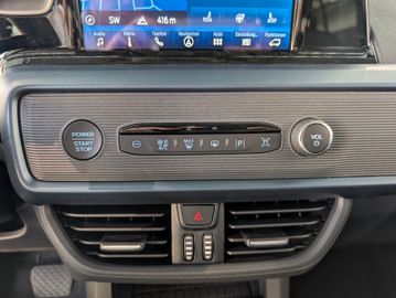 Ford Tourneo Courier Active Automatik Dach weiß