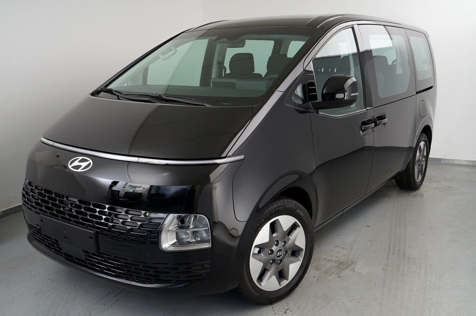 Hyundai Staria 9-Sitzer HEV Trend Navi LED BCA) imagem 2