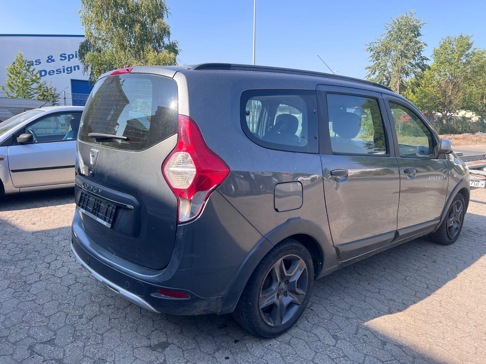 Dacia Lodgy Stepway Celebration 1.5 7p Navi klima