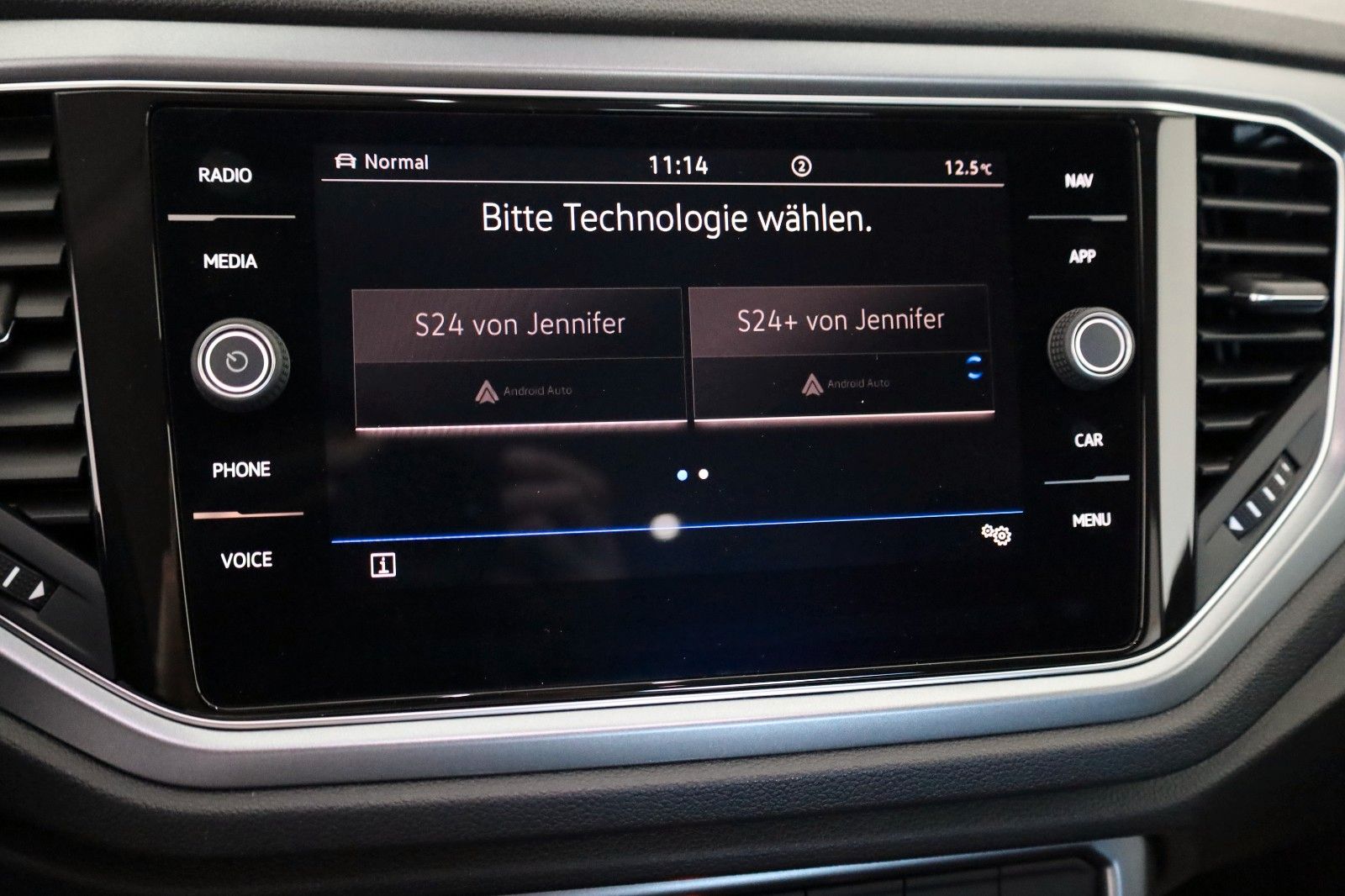 Fahrzeugabbildung Volkswagen T-Roc Active Navi,LED,SH,PDC,Apple CarPlay