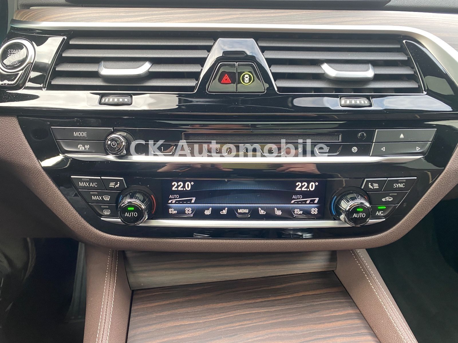 Fahrzeugabbildung BMW 640d GT xDrive Luxury Line/Navi/Head-Up/Pano/LED
