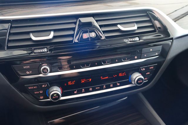 BMW 520d Touring Luxury Line Pano ACC HUD 360Kamera