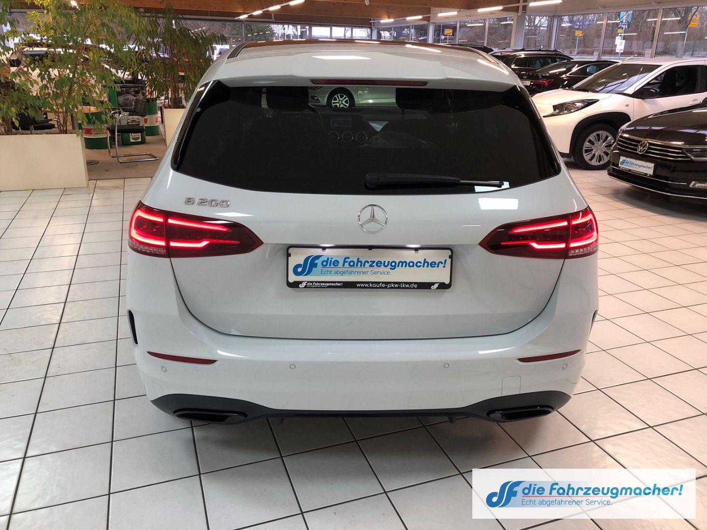 Fahrzeugabbildung Mercedes-Benz B 200 AMG Edition Sportpaket AHK Panodach Navi d