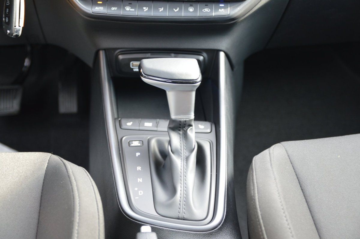 Fahrzeugabbildung Hyundai i20  Emotion 1,0 T-GDI 120 PS 7DCT 48V MHEV / AC