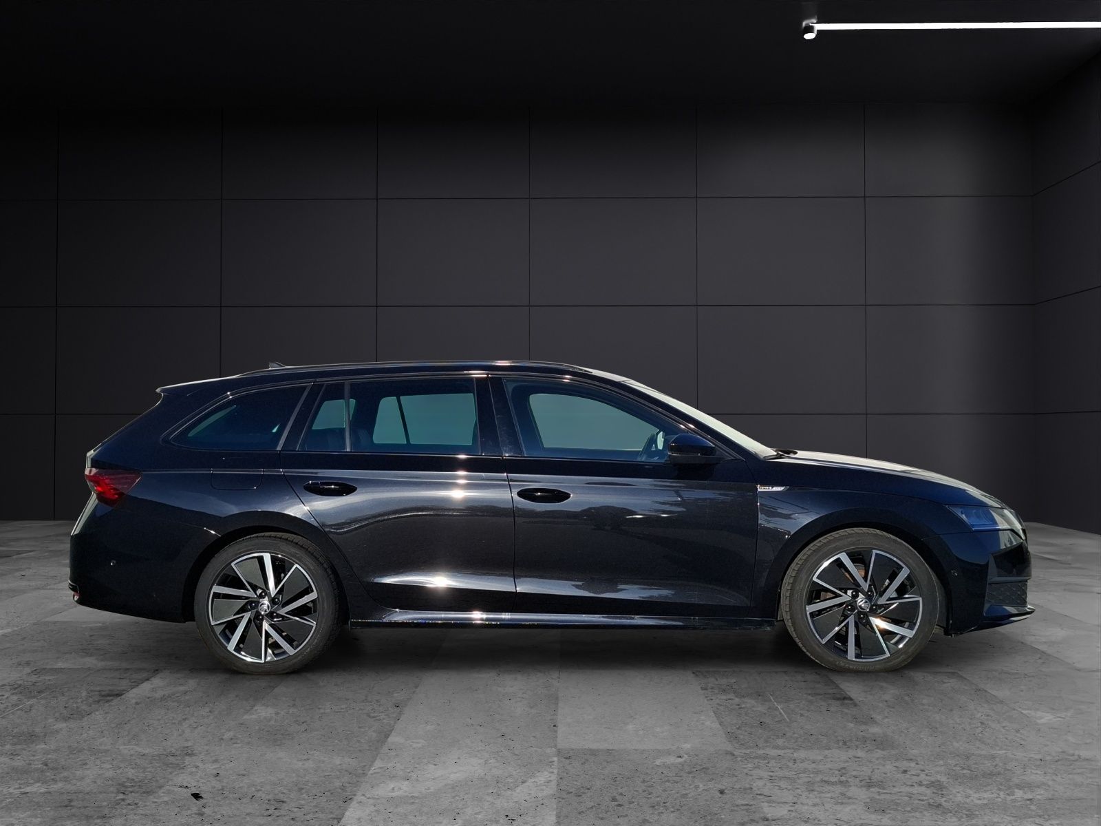 Fahrzeugabbildung SKODA Octavia Combi TDI Sportline DSG LED Navi HUD VC