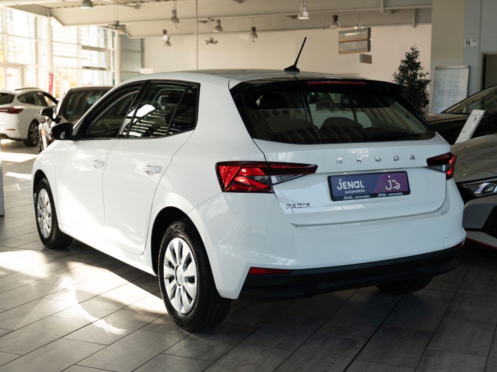 Fahrzeugabbildung SKODA Fabia Ambition KLIMA/DAB/SMARTLINK/LED/TEMPOMAT