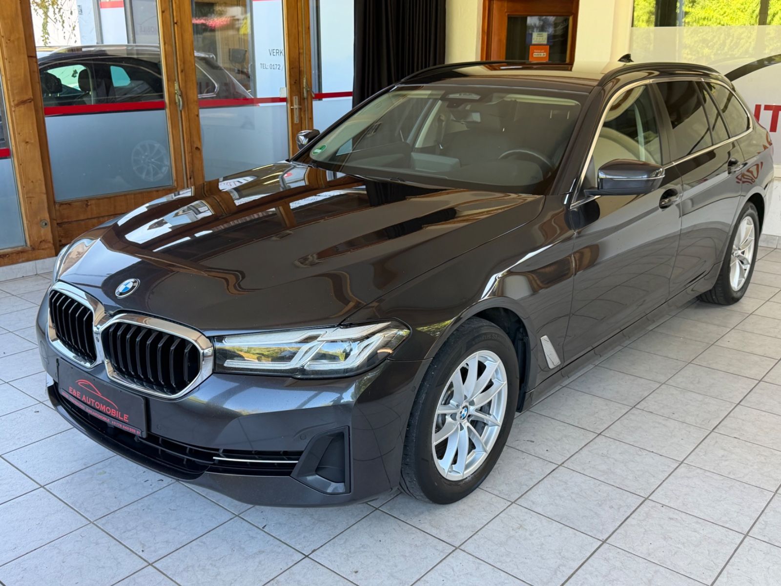 BMW 520 d xDrive Touring |LED|AHK|360°|LEDER|EURO6|