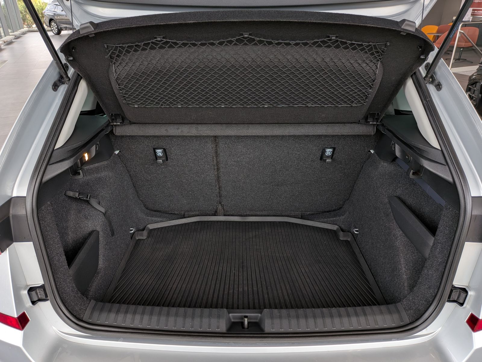 Fahrzeugabbildung SKODA Kamiq 1.6 TDI Style ad-LED PDC SHz Tempomat 18"