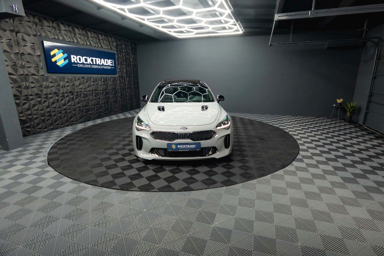 Fahrzeugabbildung Kia Stinger GT 4WD Performance | Pano | ACC | LED
