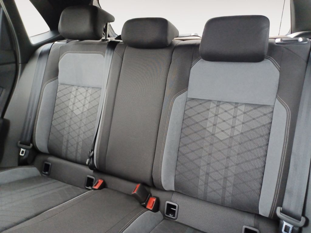 Fahrzeugabbildung Volkswagen Polo 1.0 TSI DSG R-Line ACC, Climatronic,Navi,SH