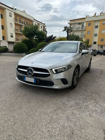MERCEDES-BENZ Mercedes-benz A 180 d Automatic Business Extra