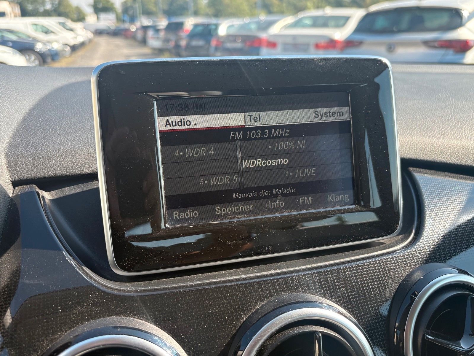 Fahrzeugabbildung Mercedes-Benz B 180 Xenon AHK 1.HAND Klima SCHECKHEFT SHZ PDC