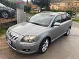 Toyota Avensis 2.0 D-4D Wagon Sol - Toyota Avensis aus 2009 mit Diesel-Antrieb
