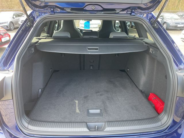 Golf Variant R-Line eTSi DSG Navi Kamera ACC LED