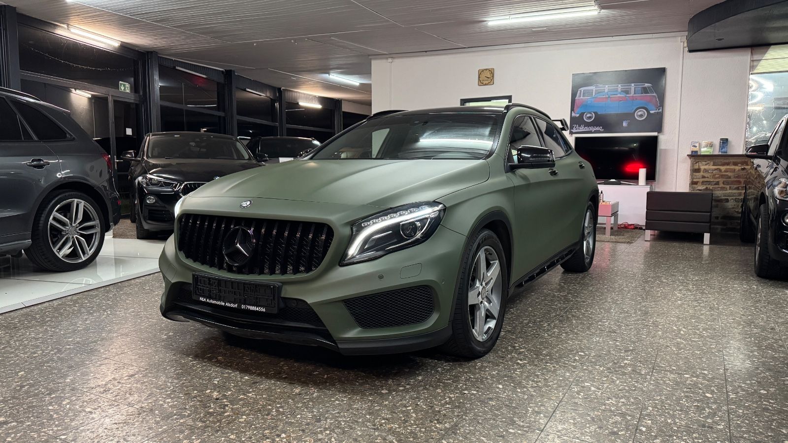 MERCEDES-BENZ GLA 200