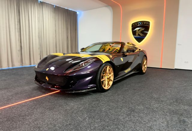 FERRARI 812