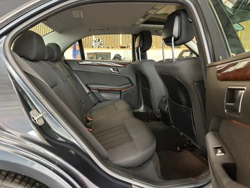 MYAUTOCENTER – Gebraucht- und Jahreswagen mit Werkstattservice in Pfaffenhofen Mercedes-Benz E 220 CDI Limousine BlueEfficiency *2. Hand*SHZ*