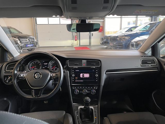 Volkswagen Golf VII Lim. Highline 1.5 TSI *1.HAND*LED*AHK*