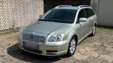 Toyota Avensis  (TÜV) - Toyota Avensis in Oberhausen