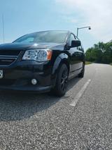 Dodge Grand Caravan - Dodge Grand Caravan mit Benzin-Antrieb: Kleinbus, 7sitzer