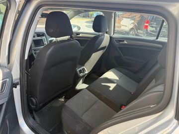 Volkswagen Golf - 9