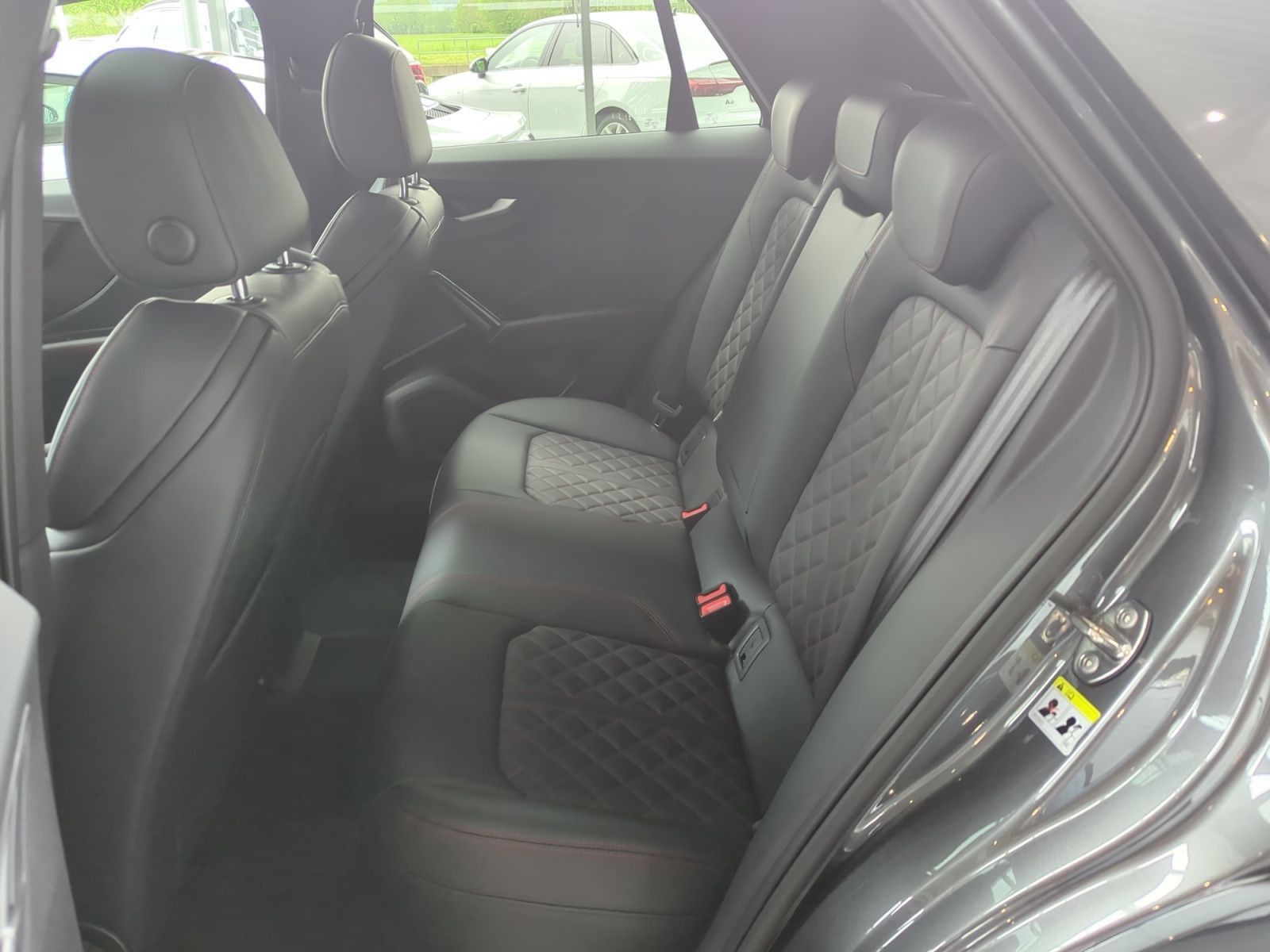 Audi SQ2 - Bild 12