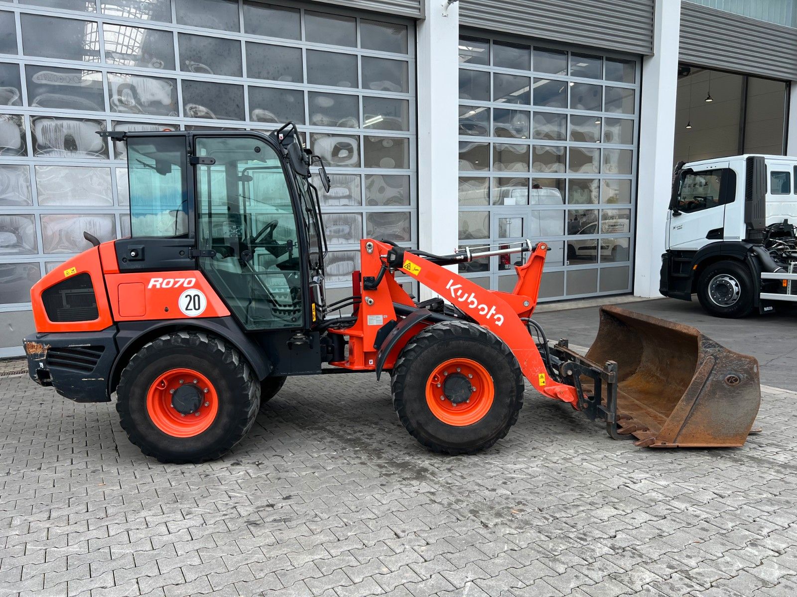 Fahrzeugabbildung Kubota R070 / Gabel & Schaufel / nur 1.869h!