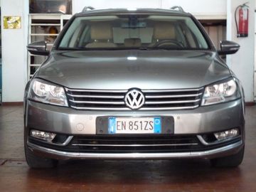 Volkswagen Passat - 2