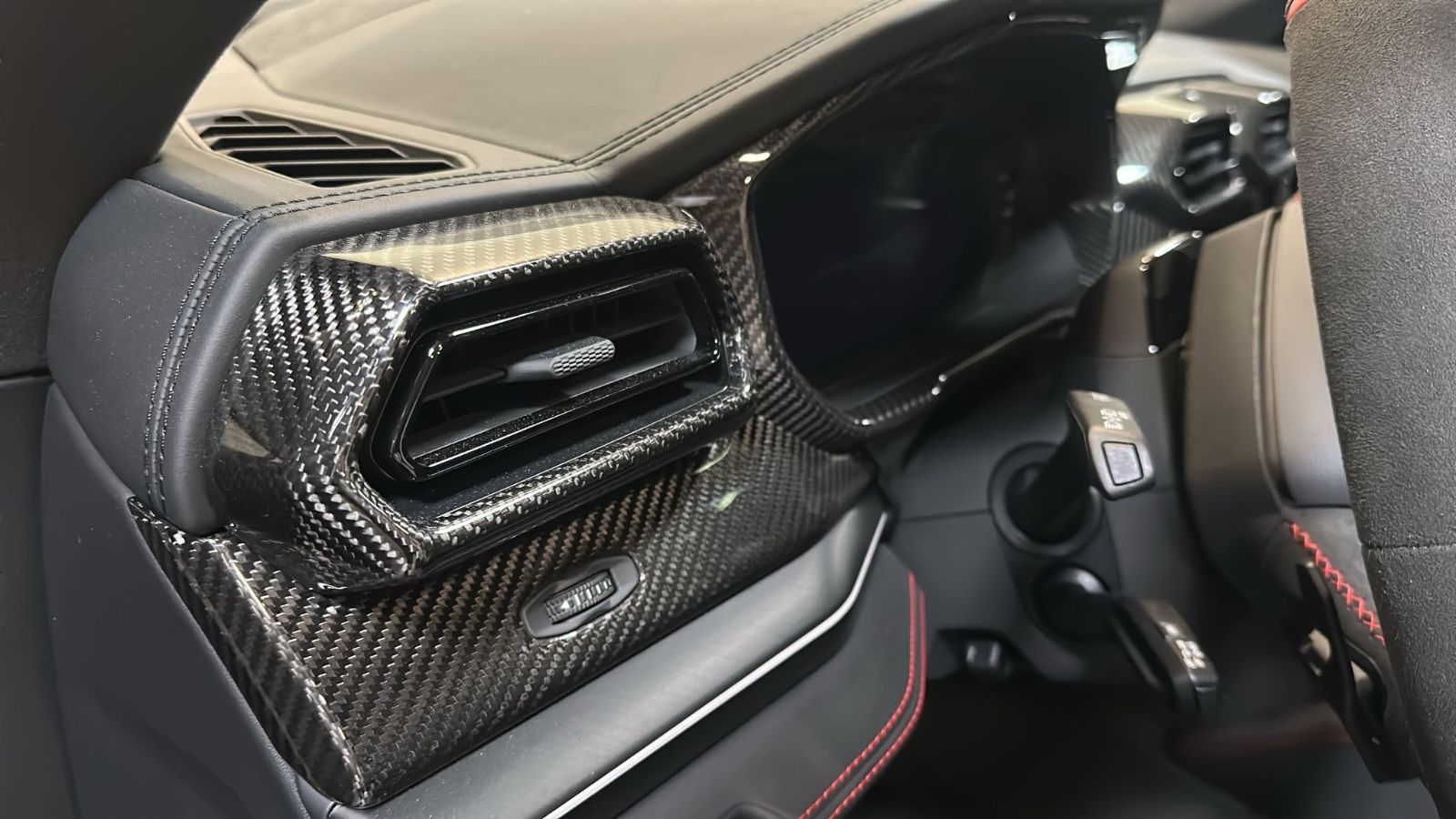 Lamborghini Urus 4.0 V8 PHEV SE/CARBON/DVD/my26 imagem 3
