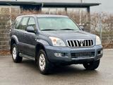 Toyota Land Cruiser 3.0 Executive 8 Sitzer TÜV NEU Navi - Toyota aus 2004
