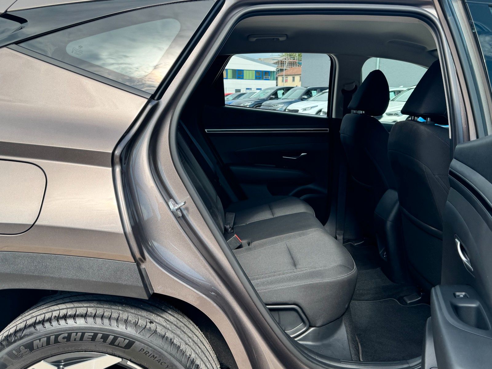 Fahrzeugabbildung Hyundai Tucson 1.6 T-GDI PHEV 4WD CarPlay Kamera Temp