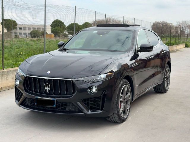 Maserati Levante 3.0 250 cv Gransport tetto