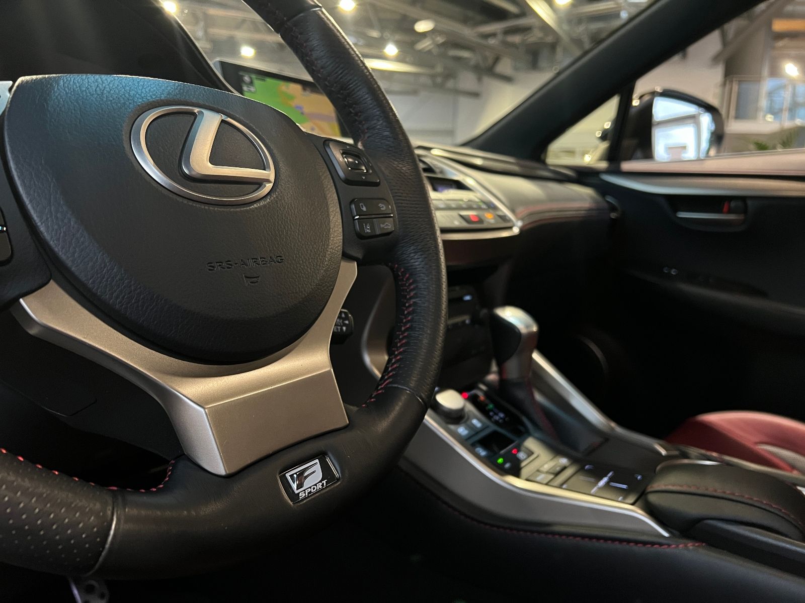 Fahrzeugabbildung Lexus NX 300h E-FOUR F Sport ACC HUD LEDER