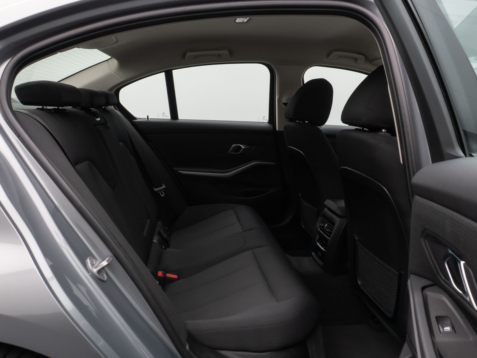 Fahrzeugabbildung BMW 320e DAB HUD Komfort LED Sport Stop&Go 17Zoll