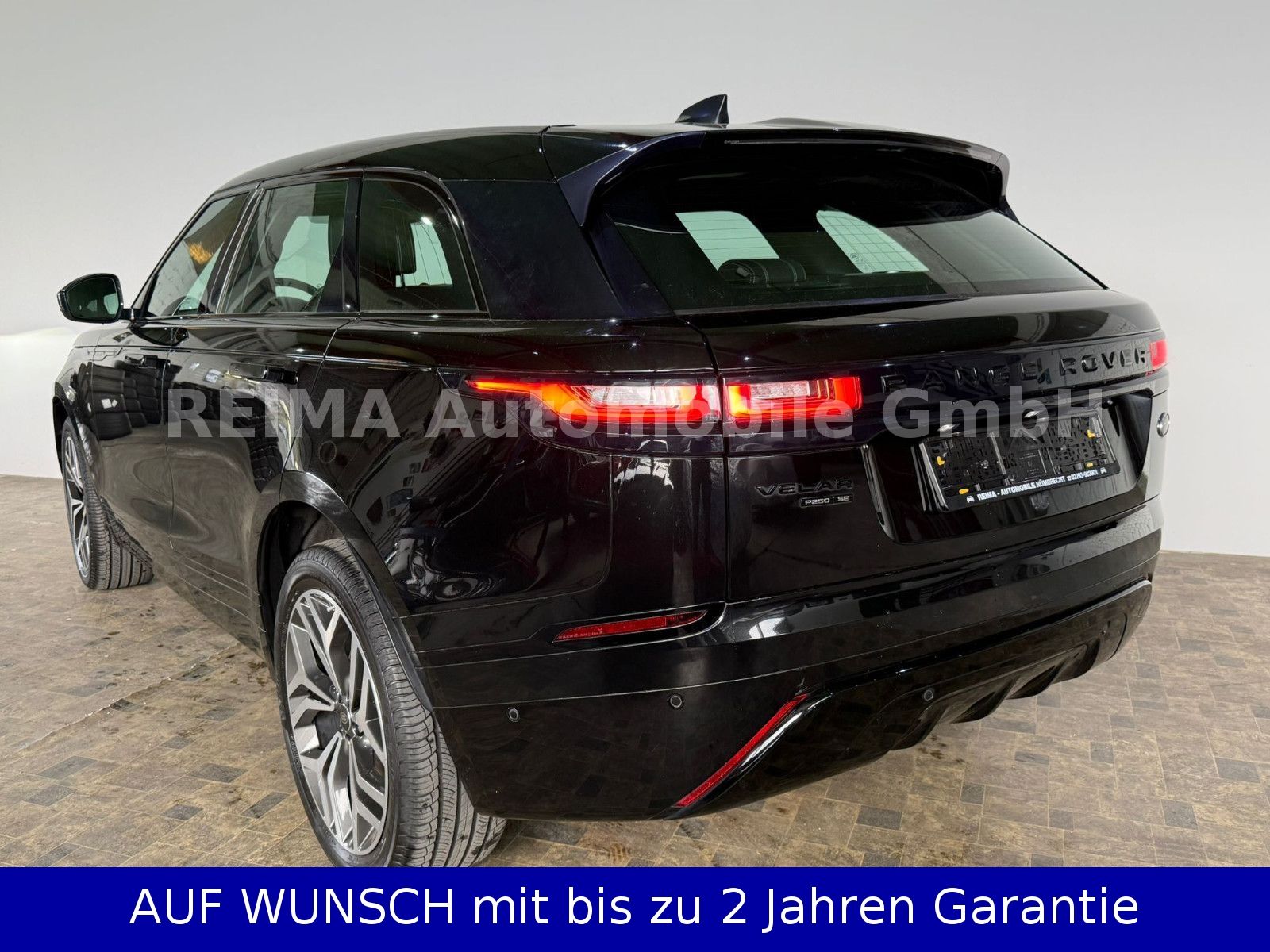 Fahrzeugabbildung Land Rover Range Rover Velar  2,0T  R-Dynamic SE, Pano, LED