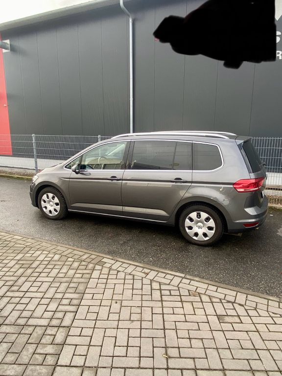 Image of Volkswagen Touran