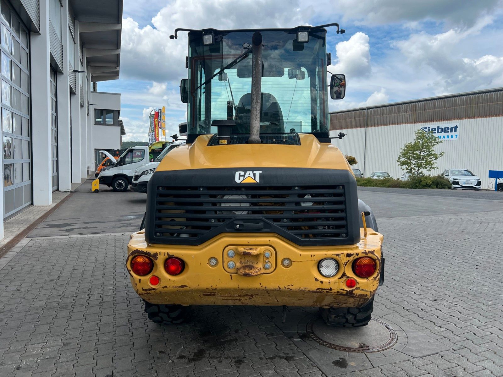 Fahrzeugabbildung CAT 908M / 3.000h / Gabel / Schaufel