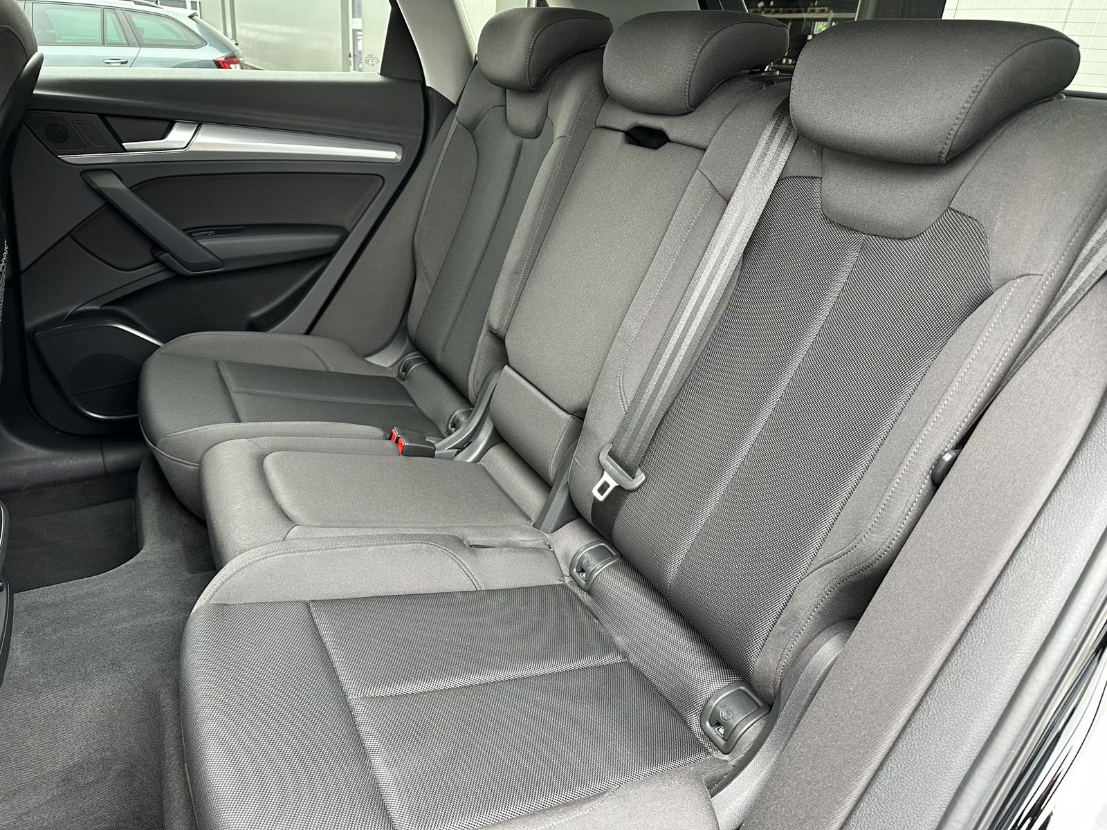 Fahrzeugabbildung Audi Q5 50 TFSI e Qu S-Line NAV+LED+AHK+ACC+KAM+VCOCK