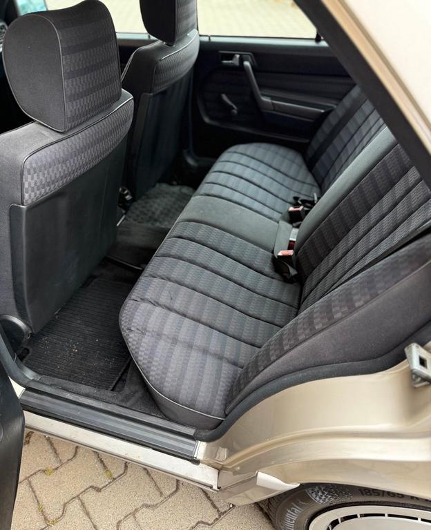Mercedes-Benz 190