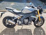 Triumph TOP Zustand: Speed Triple 1200 RS - TRIUMPH T120