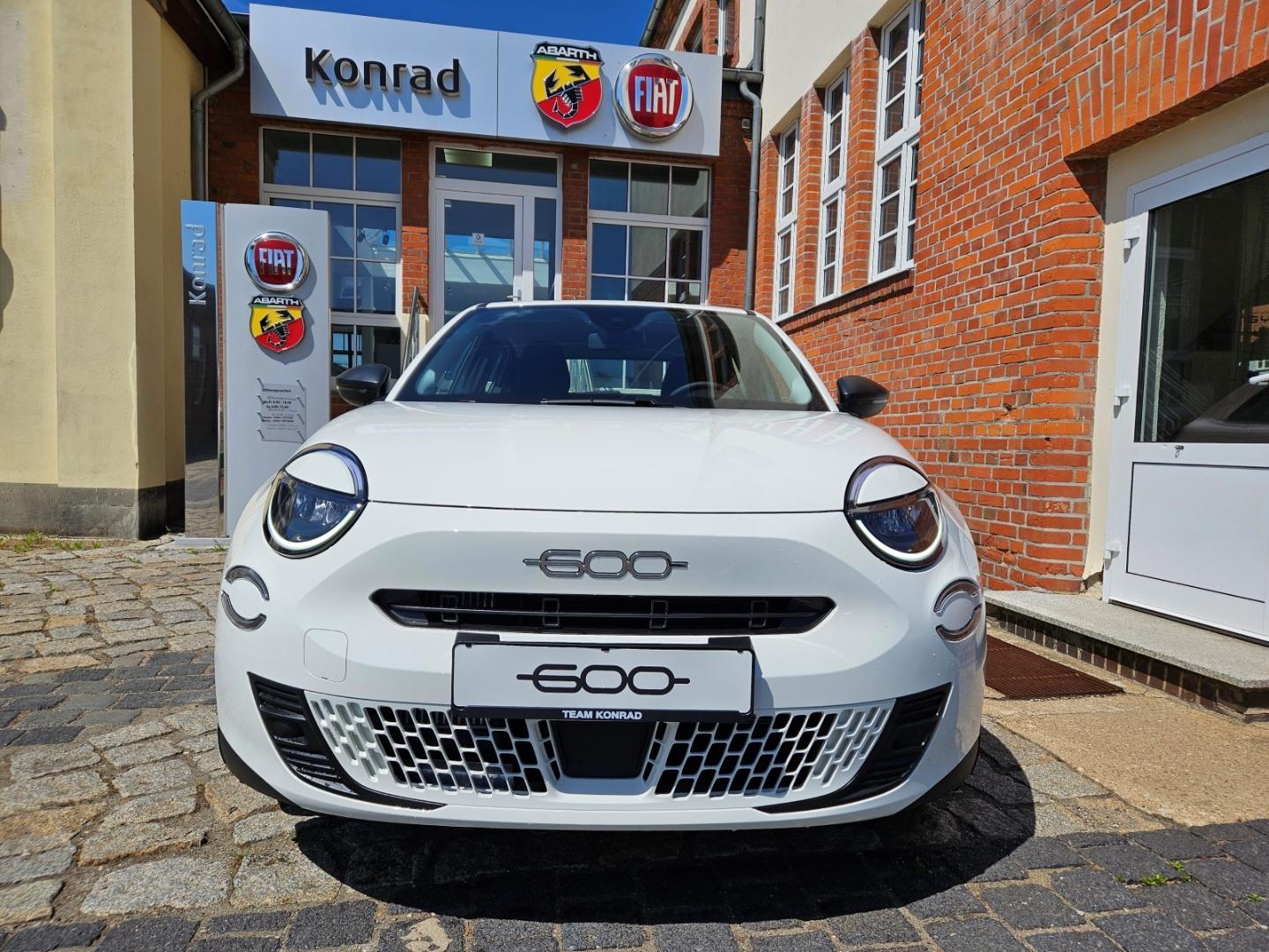 Fiat 600 1.2T MHEV - 136 PS - Winter Paket - Android/
