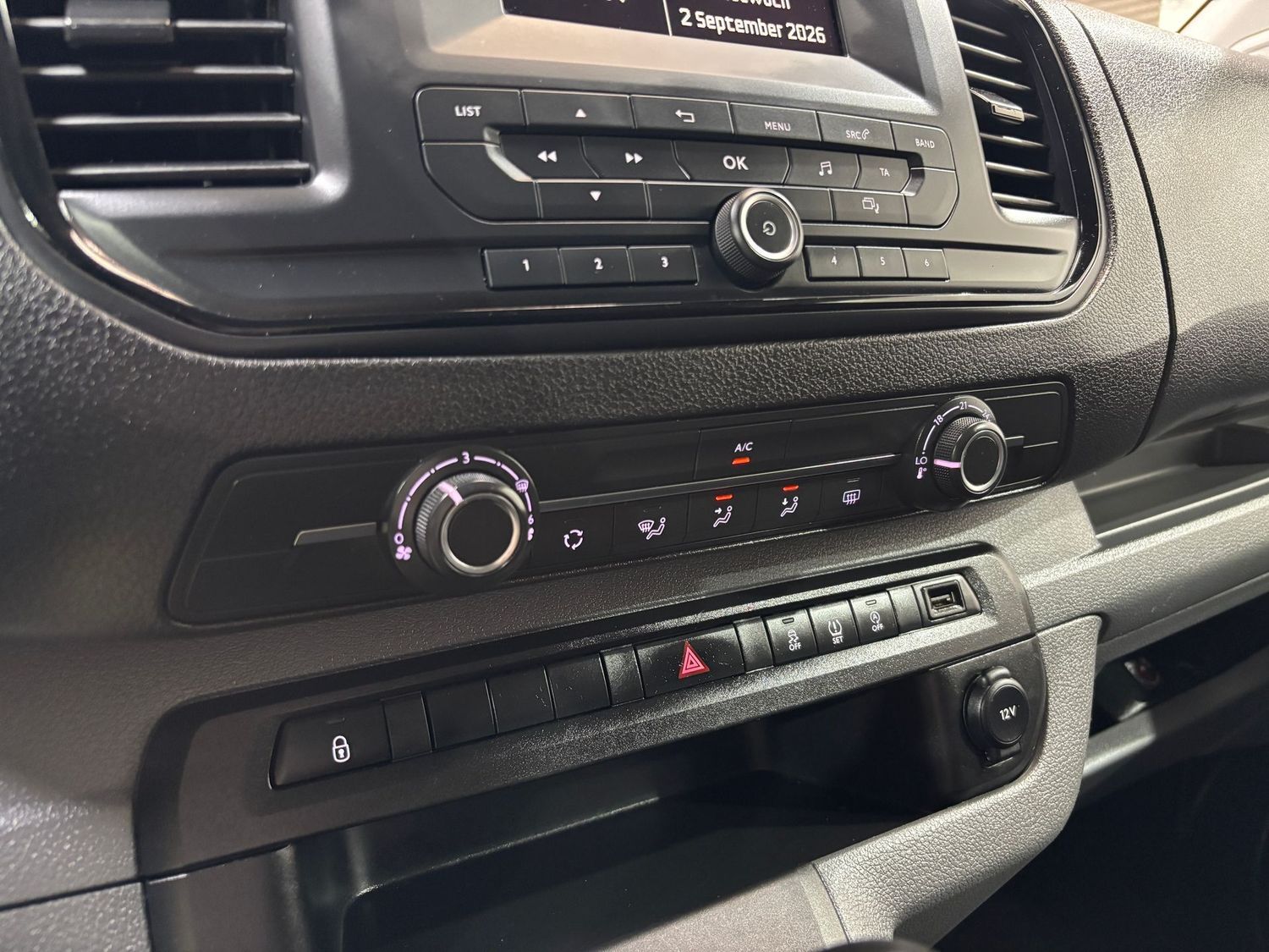 Fahrzeugabbildung Opel Vivaro 2.0D M L2#Klima#Tempomat.9Sitzer