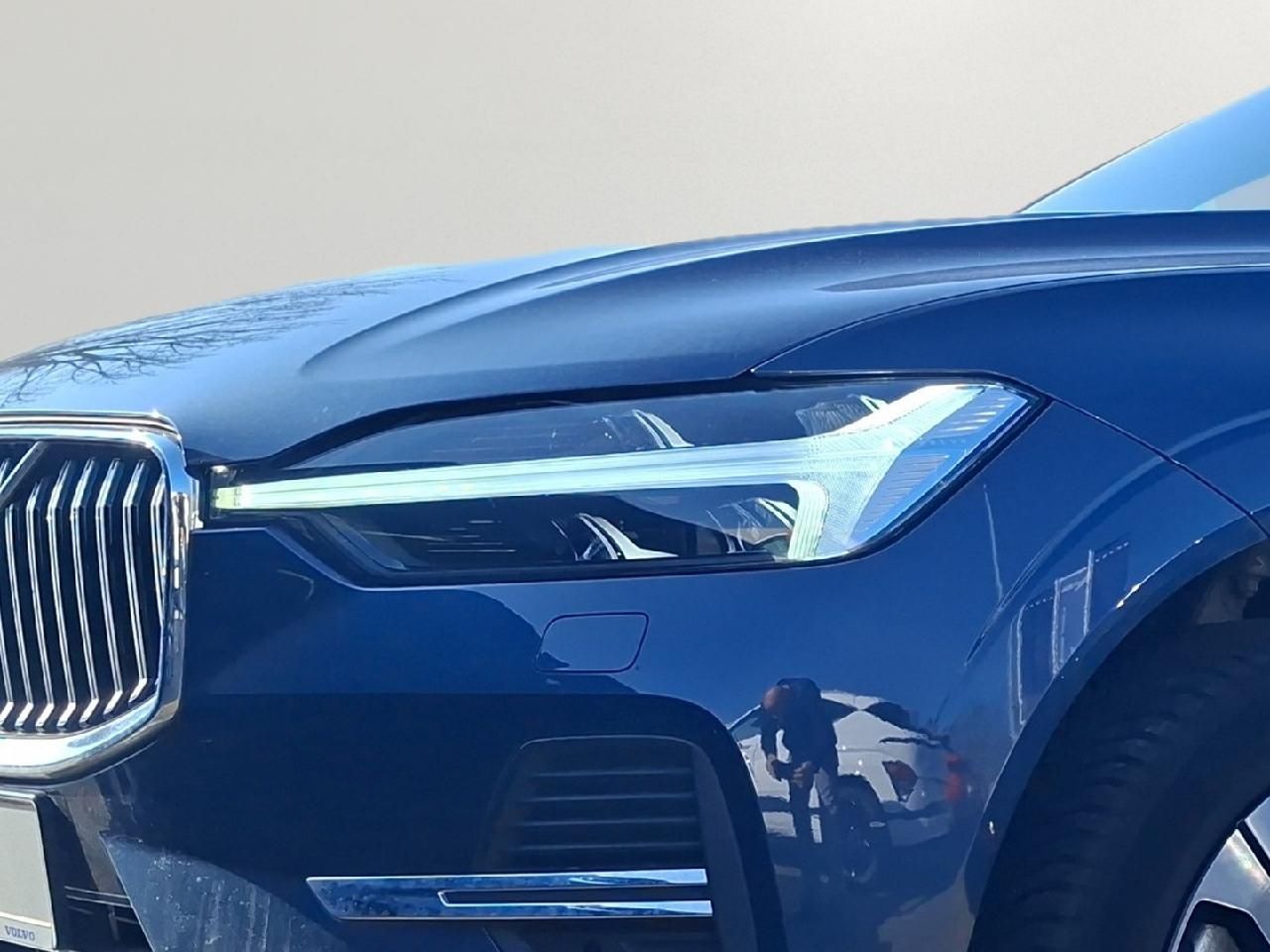 Fahrzeugabbildung Volvo XC60 T6 AWD Plug-In Hybrid Plus Bright