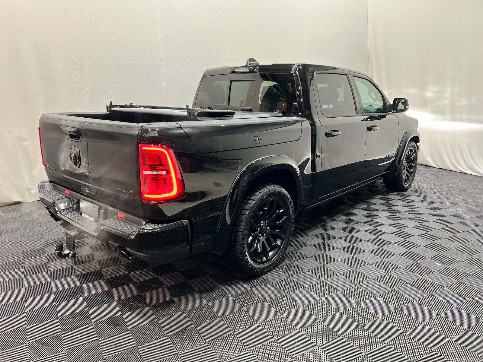 Fahrzeugabbildung Dodge RAM 1500 Limited Night  H/O 3.0L / MFT RTR Ed.